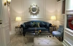 1 Day Car Hotel Station 18